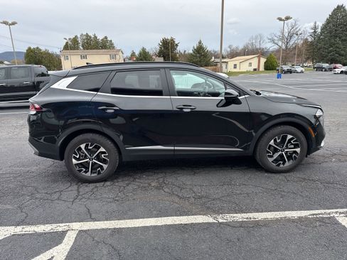 Used 2023 Kia Sportage EX w/ EX Premium Package image 7