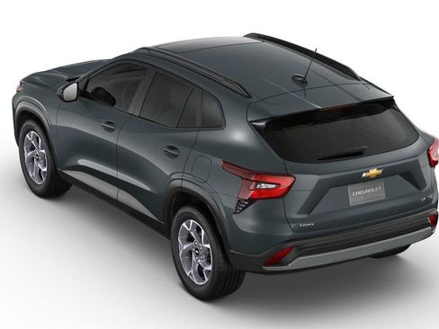 New 2026 Chevrolet Trax LT w/ Sunroof Package image 32
