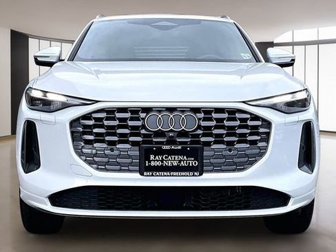Used 2025 Audi Q5 Premium w/ Convenience Package AWD/4WD image 2