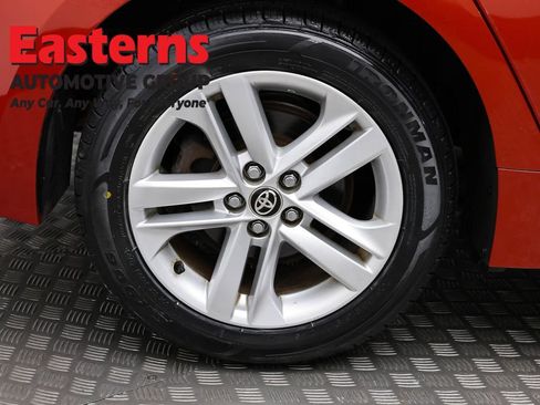 Used 2019 Toyota Corolla SE w/ SE Option Package FWD image 29