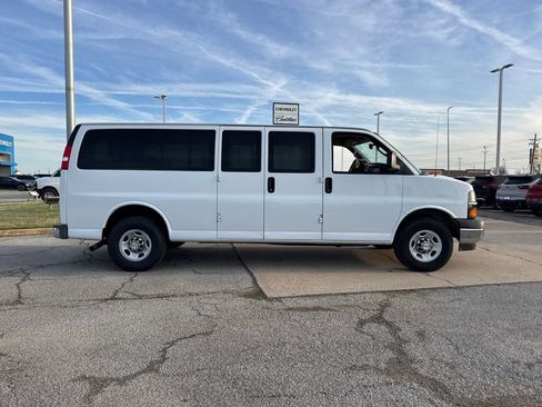 Used 2024 Chevrolet Express 3500 LT w/ LT Preferred Equipment Group RWD image 8