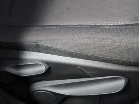 Used 2015 Chrysler 200 LX image 10