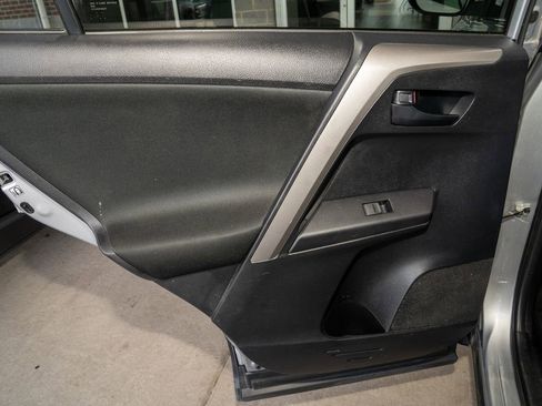 Used 2016 Toyota RAV4 LE image 8