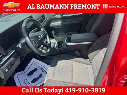 Used 2025 GMC Terrain Elevation AWD/4WD image 9