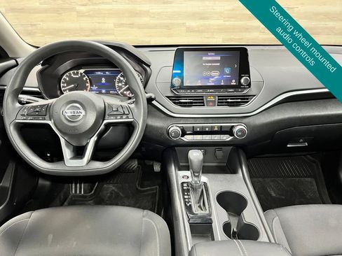 Used 2020 Nissan Altima 2.5 S FWD image 2