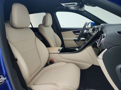 Certified 2025 Mercedes-Benz GLC 300 image 24