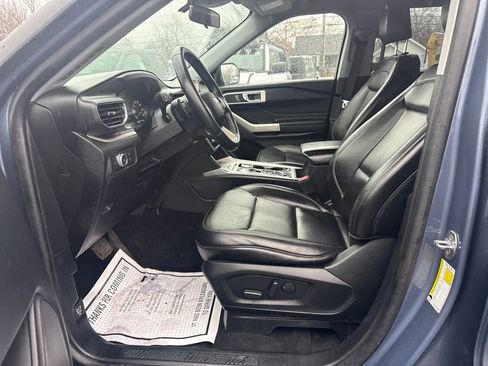 Used 2021 Ford Explorer XLT w/ Equipment Group 202A image 27