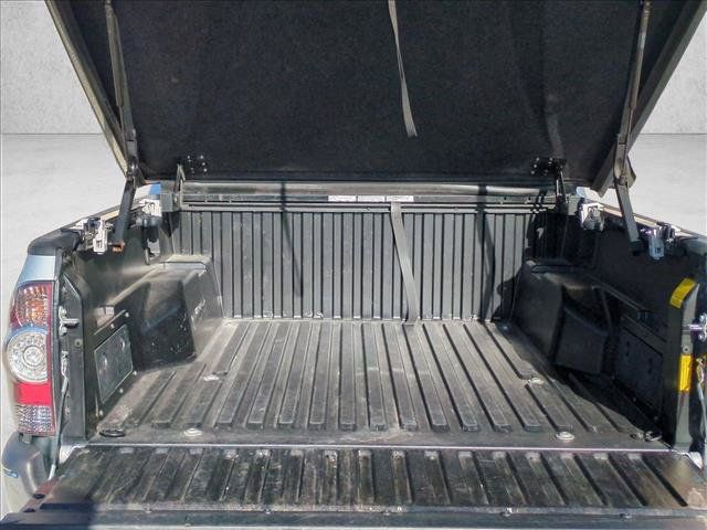Used 2011 Toyota Tacoma 4x4 Double Cab w/ SR5 Pkg #2 image 6