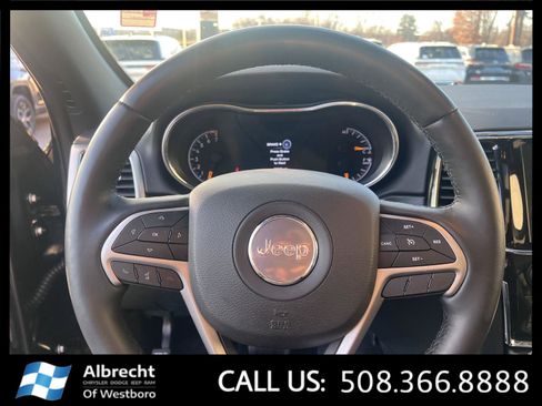 Used 2022 Jeep Grand Cherokee Limited image 27