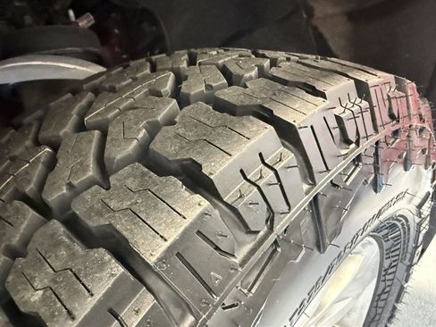 Used 2025 Chevrolet Silverado 1500 LT image 46