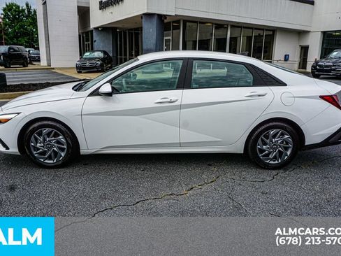 Used 2024 Hyundai Elantra SEL FWD image 6