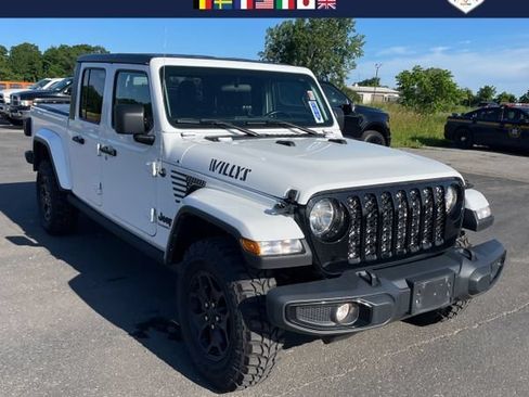 Used 2021 Jeep Gladiator Overland AWD/4WD image 1