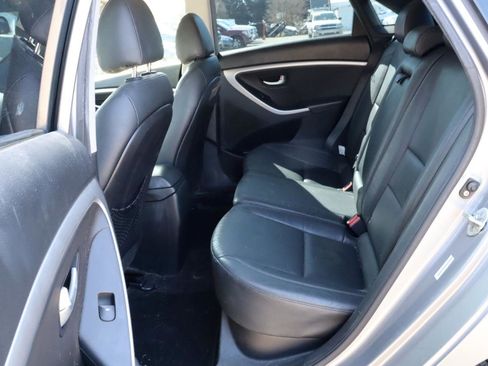 Used 2014 Hyundai Elantra GT w/ Option Group 03 image 8