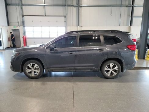 Used 2023 Subaru Ascent Premium w/ Convenience Package AWD/4WD image 4