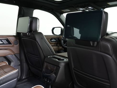 Used 2026 GMC Yukon Denali Ultimate w/ LPO, Illumination Package AWD/4WD image 11