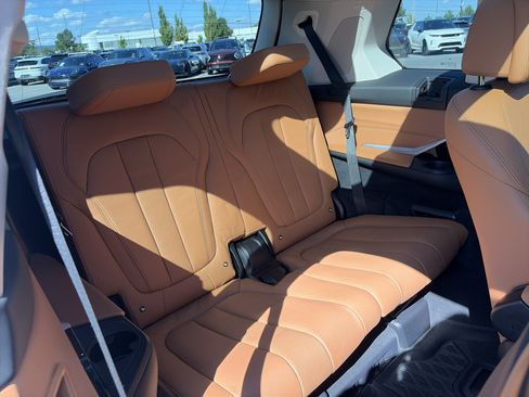 Used 2022 BMW X7 xDrive40i w/ Premium Package AWD/4WD image 45