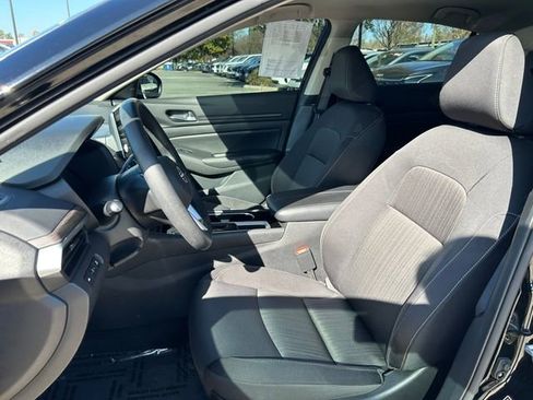 Used 2024 Nissan Altima 2.5 SV image 15