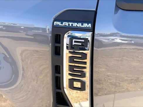 Used 2024 Ford F250 Platinum w/ FX4 Off-Road Package image 30