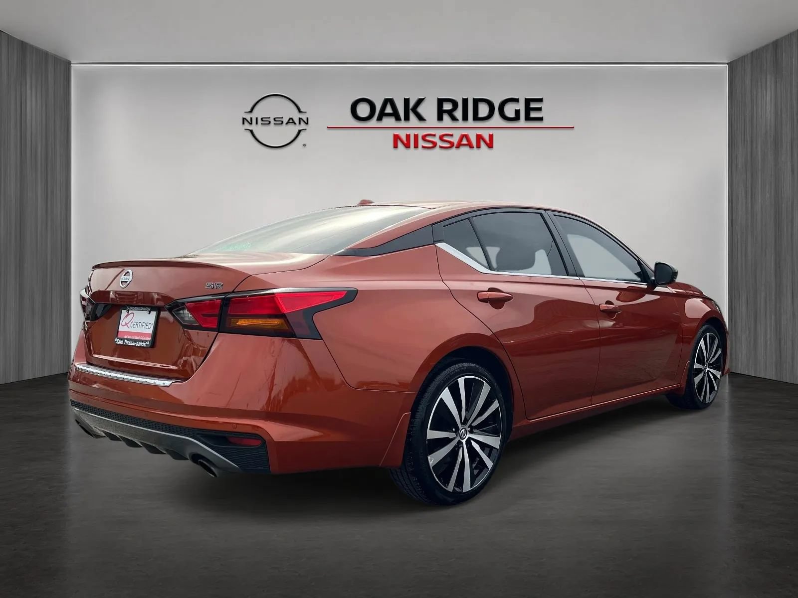 Used 2021 Nissan Altima 2.5 SR w/ SR Premium Package FWD image 3