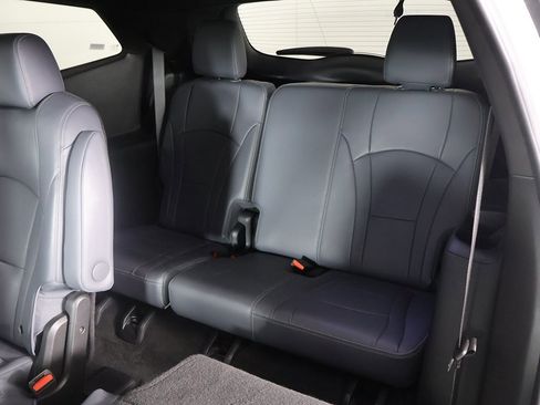 Used 2024 Buick Enclave Premium image 36