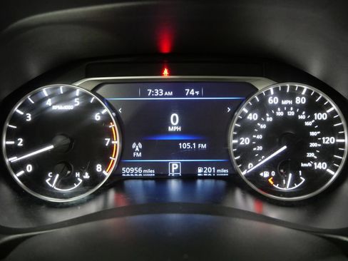 Used 2024 Nissan Altima 2.5 SV FWD image 14