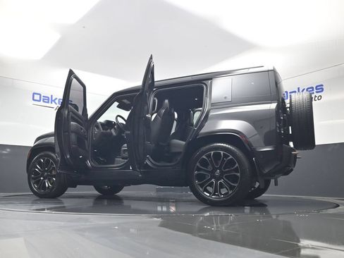 Used 2025 Land Rover Defender 110 AWD/4WD image 62