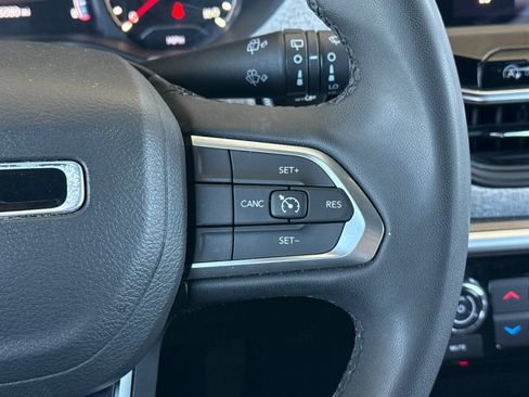 Used 2024 Jeep Compass Latitude AWD/4WD image 31