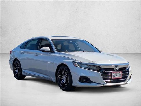 Used 2021 Honda Accord Touring image 3
