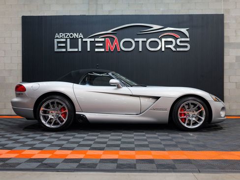 Used 2004 Dodge Viper SRT-10 image 23