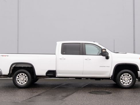 Used 2024 Chevrolet Silverado 3500 LT image 25