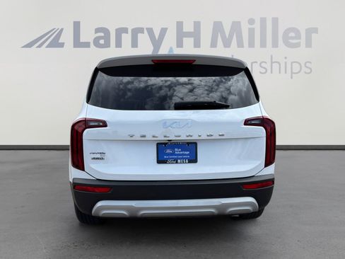 Used 2022 Kia Telluride LX AWD/4WD image 4