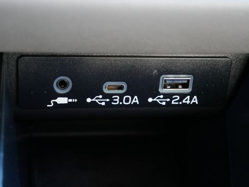 Certified 2025 Subaru Outback Premium image 31