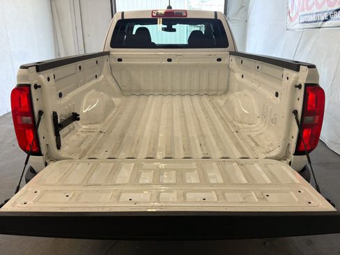 Used 2022 Chevrolet Colorado W/T RWD image 5