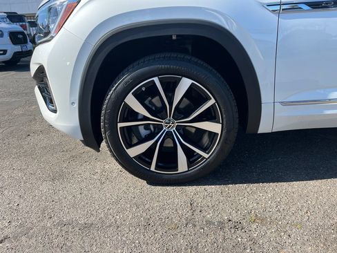 Used 2024 Volkswagen Atlas SEL Premium R-Line AWD/4WD image 28