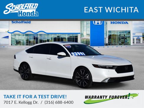 Used 2023 Honda Accord Touring image 1