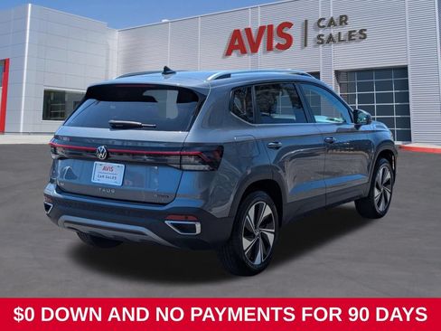 Used 2025 Volkswagen Taos SE AWD/4WD image 6