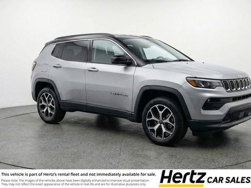 Used 2025 Jeep Compass Limited image 1