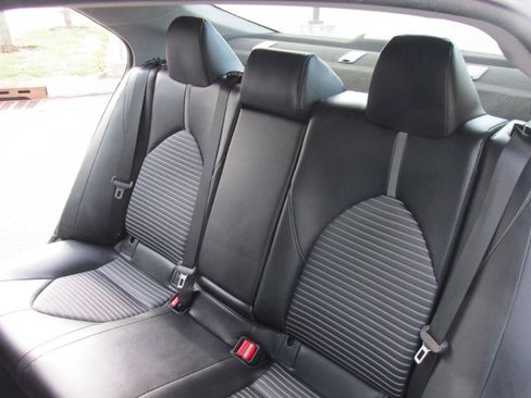 Used 2018 Toyota Camry SE image 51