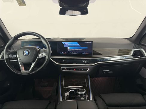 Used 2025 BMW X5 xDrive50e w/ Premium Package AWD/4WD image 11