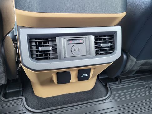 Used 2023 Ford F250 Lariat w/ Sport Appearance Package AWD/4WD image 15