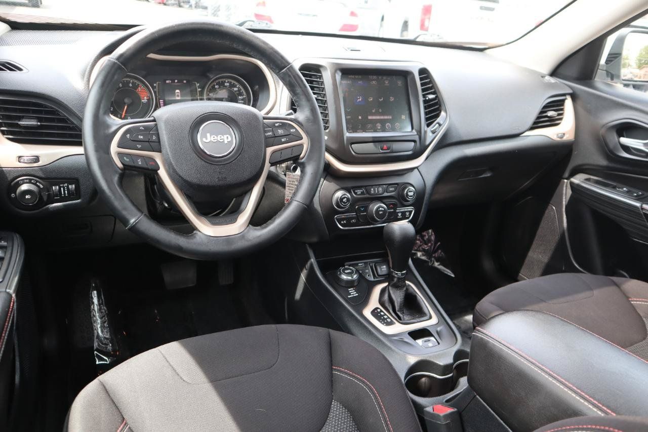 Used 2016 Jeep Cherokee 75th Anniversary AWD/4WD image 17