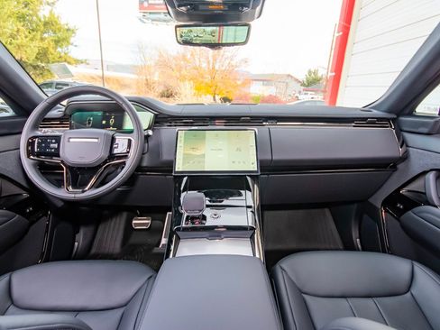 New 2025 Land Rover Range Rover Sport Dynamic SE image 39