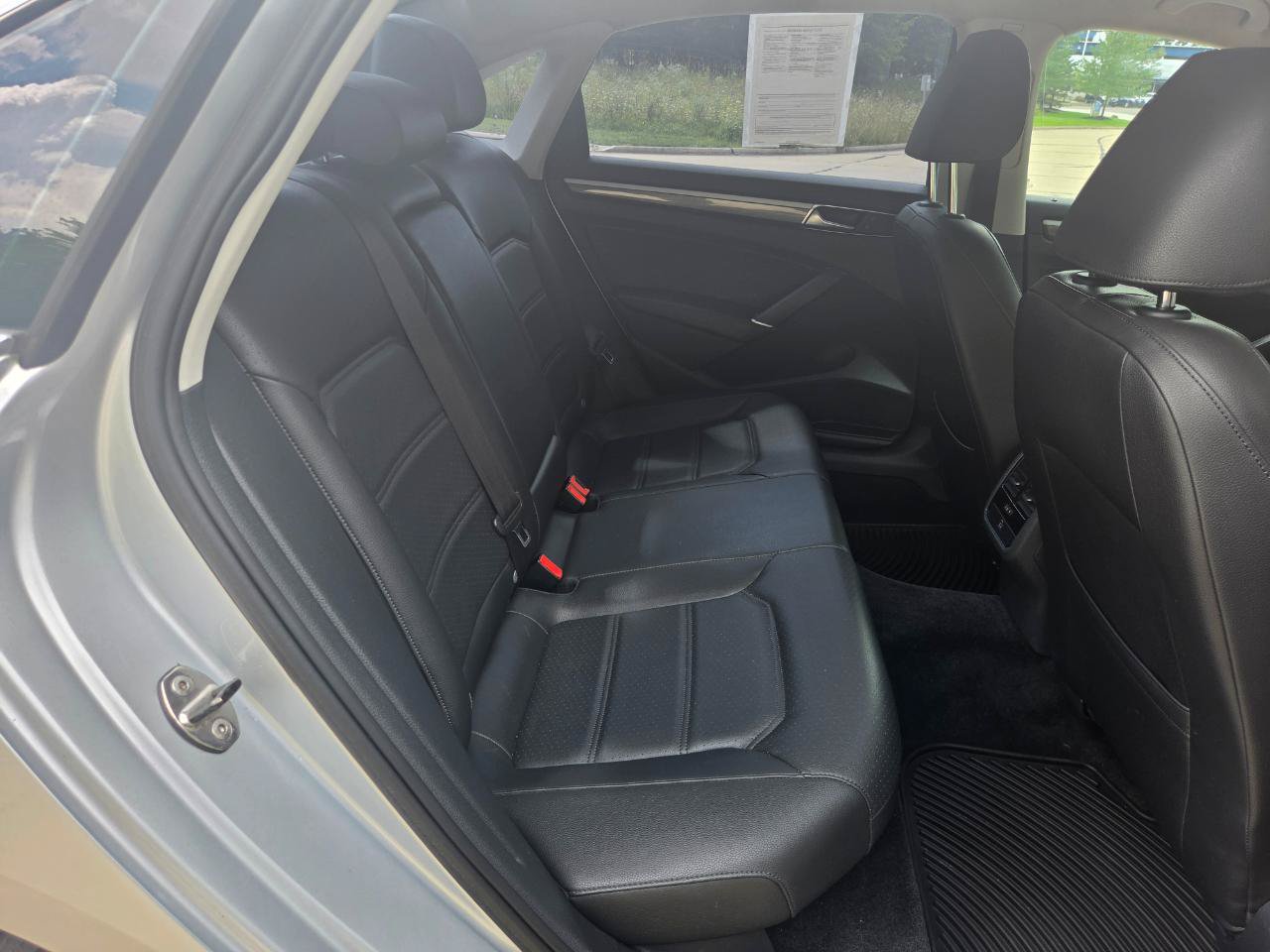 Used 2017 Volkswagen Passat 1.8T SE FWD image 22