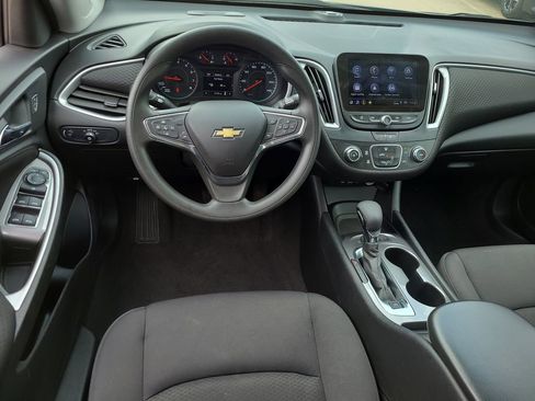 Used 2025 Chevrolet Malibu LS FWD image 10