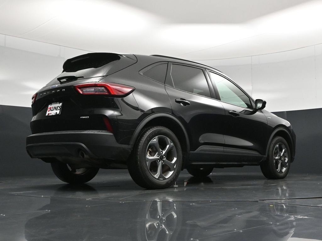 Used 2025 Ford Escape ST-Line Select AWD/4WD image 42