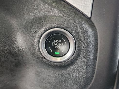 Used 2020 GMC Sierra 1500 SLT RWD image 19