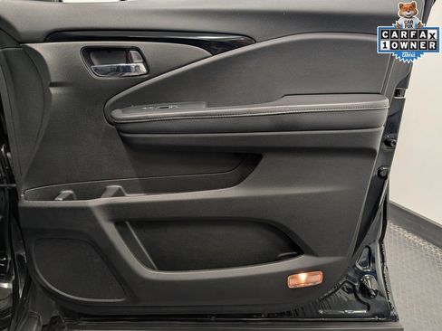 Used 2021 Honda Pilot Touring image 32