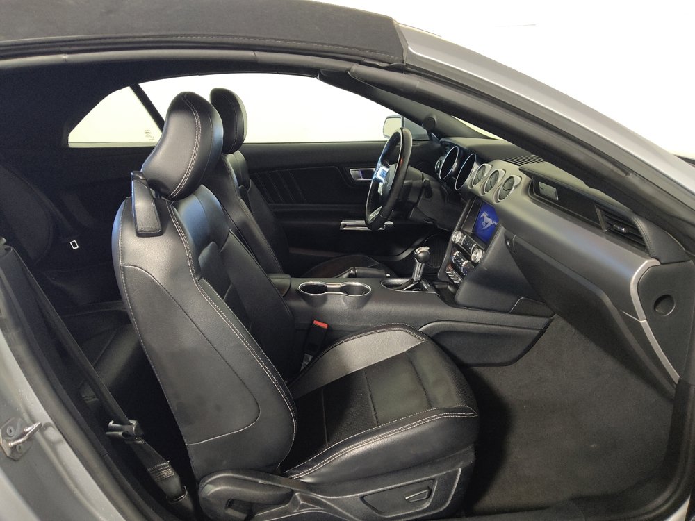 Used 2022 Ford Mustang Premium RWD image 21