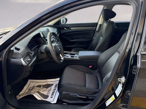 Used 2019 Honda Accord LX image 9