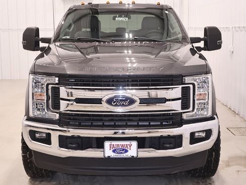 Certified 2019 Ford F250 XLT w/ XLT Value Package image 5